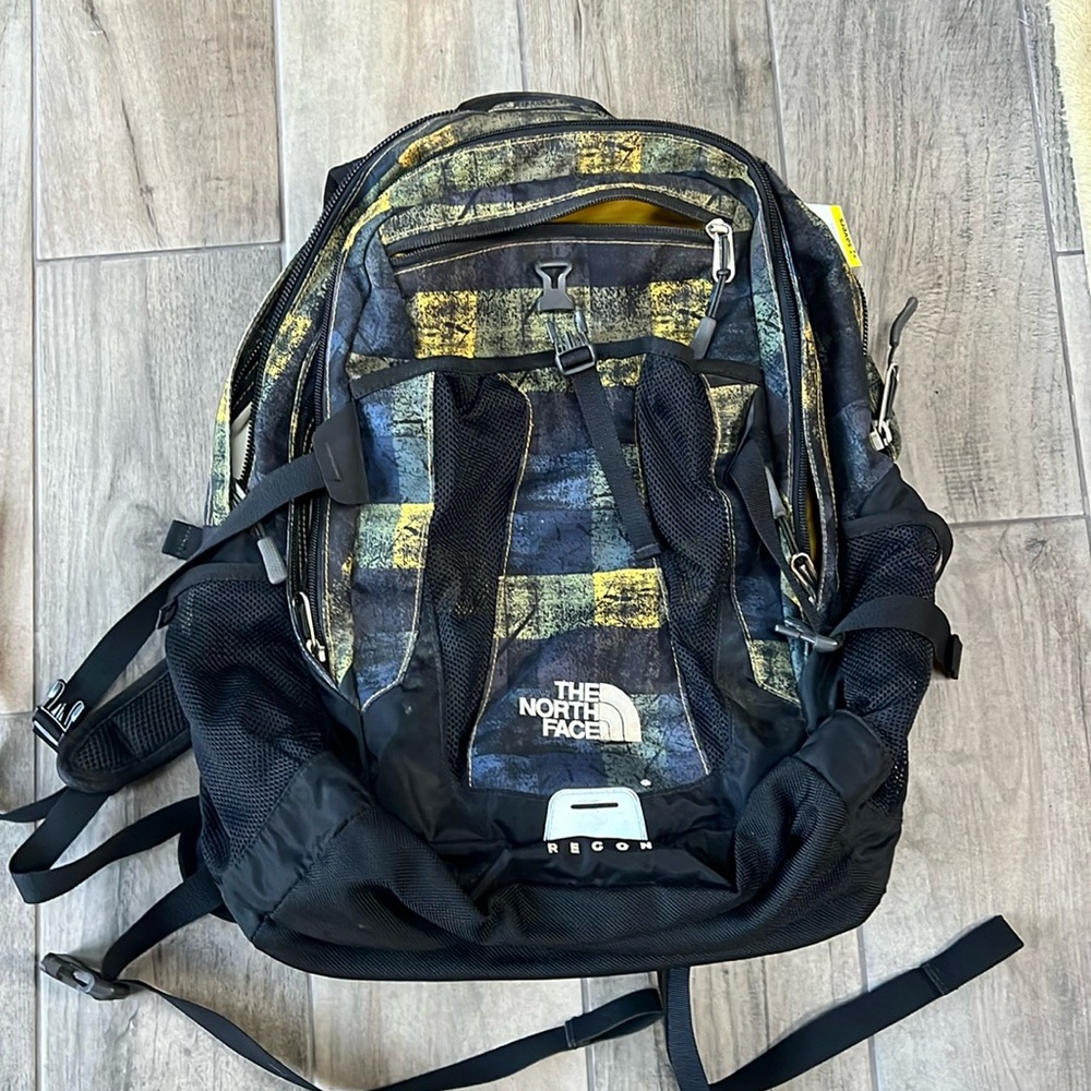 The North Face Recon A92X 123 Backpack Daypack 30L Laptop Hiking Bag Black Gold